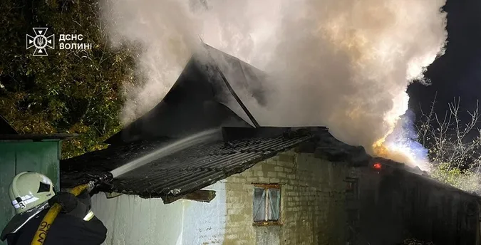 У Луцькому районі вночі сталася пожежа (фото)