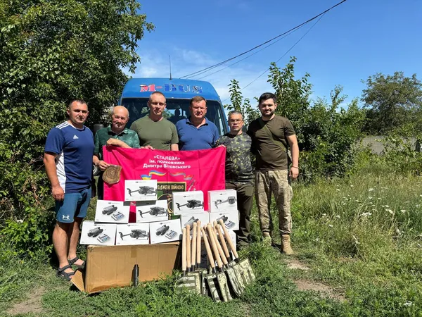 «Батьківщина» у своє 25-річчя відправила на фронт 25 вантажів гуманітарної та військової допомоги (фото)