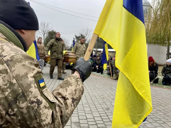 Нововолинськ попрощався одночасно з чотирма Героями (фото)