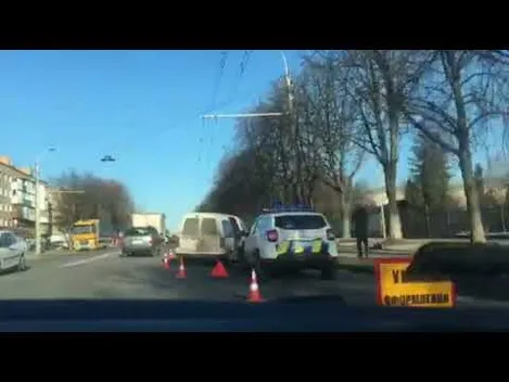 У Луцьку перед переходом сталась ДТП (відео)
