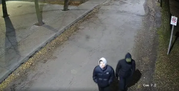 У парку Луцька потрощили майно: муніципали просять розпізнати вандалів (відео)