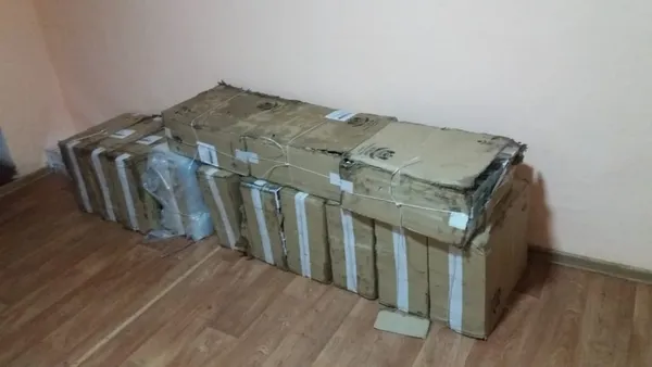 На Волині контрабандисти заховали в кущах майже 7 тисяч пачок сигарет (фото, відео)