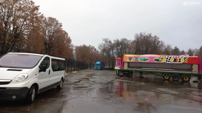 У Луцьку біля «Авангарду» буде ковзанка і парк атракціонів: коли запрацює (фото, відео)