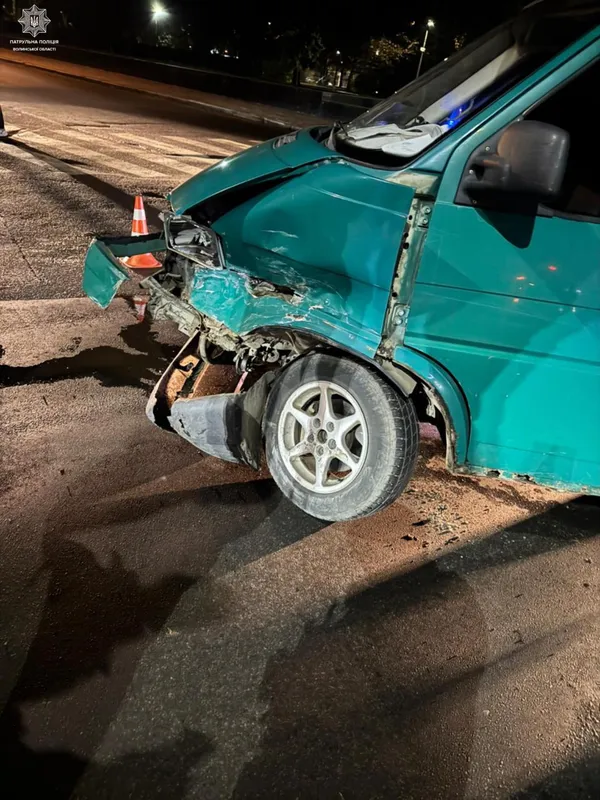 Автівки – вщент: подробиці подвійної аварії у центрі Луцька (фото)