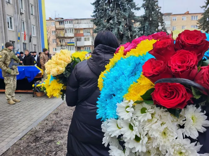 У Ковелі попрощалися із молодим воїном Андрієм Карацаєм (фото)