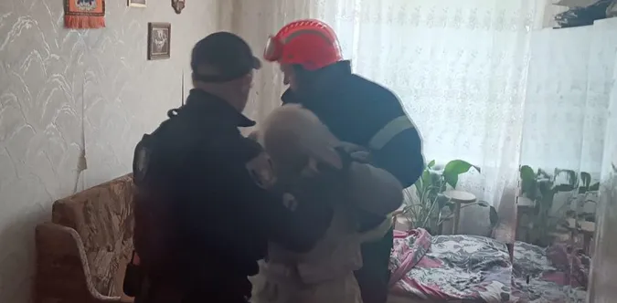 У Луцьку рятувальники прийшли на допомогу літній жінці (фото)