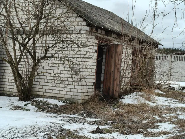 На Волині виставили на продаж три будівлі колишніх ФАПів: де саме та за скільки (фото)