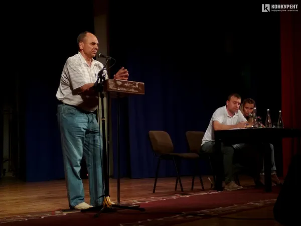 Що запитували лучани на громадських слуханнях по смороду (фото)