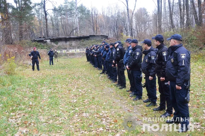 Волинські «шерифи» повправлялися у стрільбі з помповиків і пістолетів (фото)