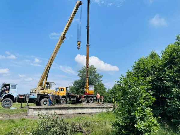 У селі на Волині мешканці збудували транспортний міст своїми силами