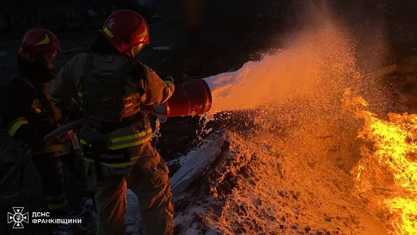 Показали наслідки нічного удару по Івано-Франківську (фото)