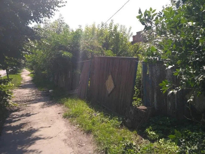 Нові цілі муніципалів: у Луцьку знесуть паркани, гаражі і обмежувачі (фото)