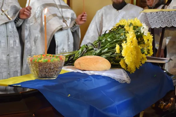 На Волині попрощалися із загиблим поліцейським-вибухотехніком Віктором Масюком (фото)