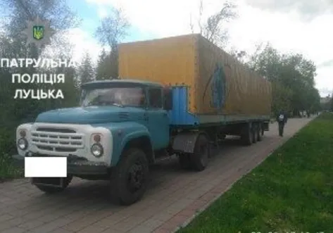 П'яний на ЗІЛу їздив центральним парком Луцька