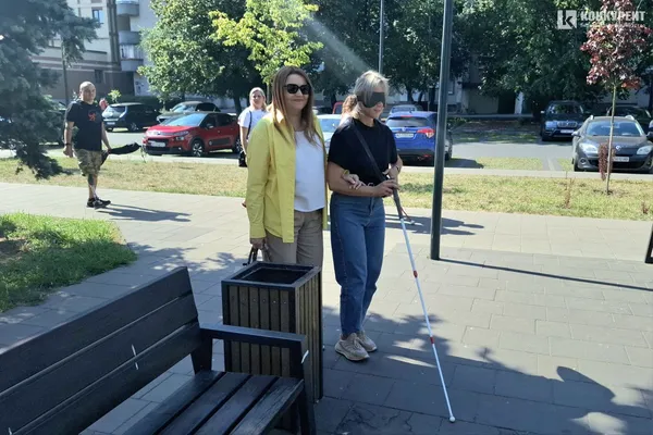 Дискримінація незрячих? – у Луцьку пройшла нова хода безбар’єрності (фото)