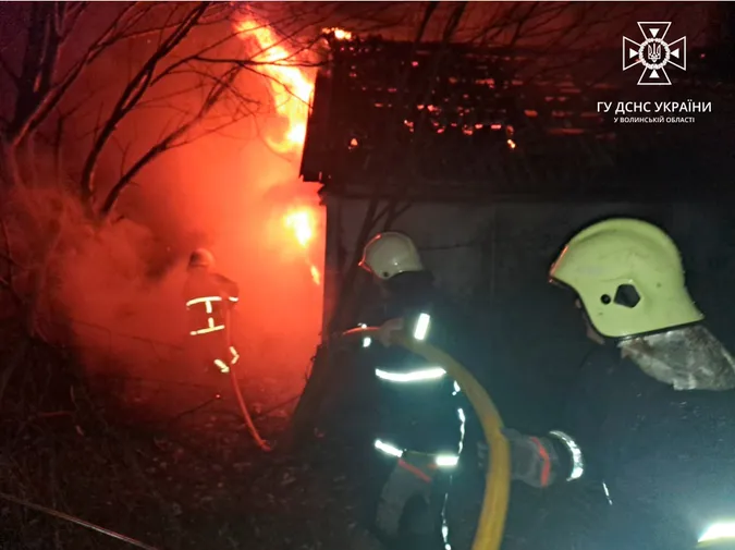 У перший день року рятувальники сім разів виїжджали на гасіння пожеж (фото)