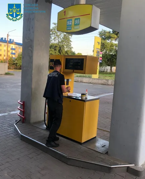 У Сумах виготовляли і продавали саморобний бензин в промислових масштабах