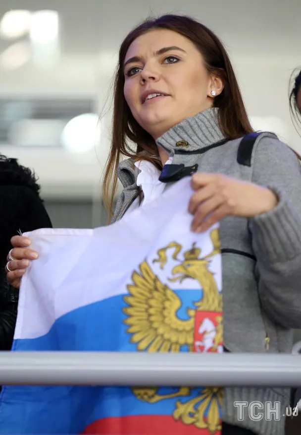 Не коханка, а «таємна дружина» путіна: Кабаєва багато років носить на пальці обручку, – ЗМІ