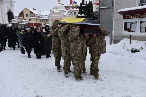 У Луцьку попрощалися із захисником України Віталієм Дудою (фото)