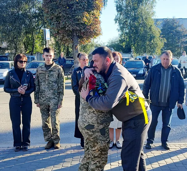 У Камінь-Каширській громаді вручили державні нагороди родинам полеглих воїнів (фото)