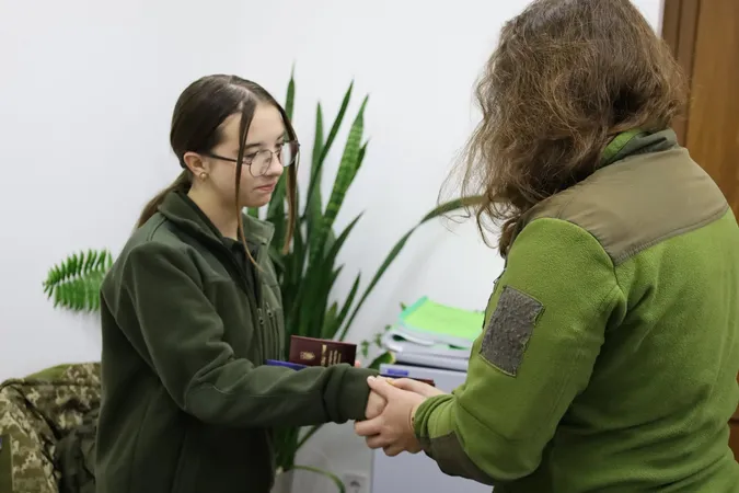 На Волині доньці загиблого Героя вручили три державні нагороди (фото)