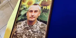 Відспівали у храмі, який зводив із батьком: у Володимирі попрощалися з воїном Сергієм Литовкою (фото)