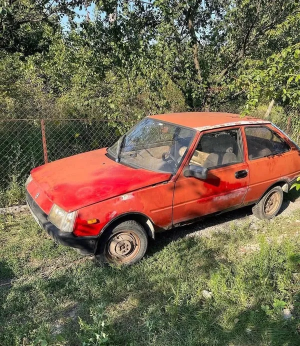 Лучанин продає діряву «Славуту» без дна за 1450 доларів (фото)