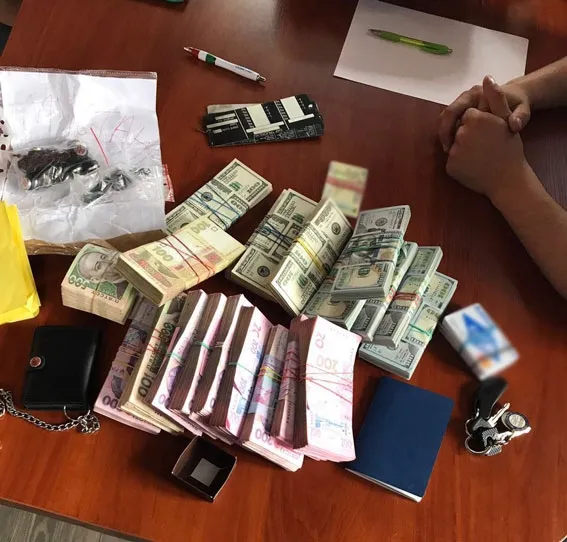 На Волині  вилучили «чорну касу» митників і 11 тонн спирту (фото)