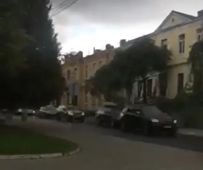 У Луцьку на вулиці Богдана Хмельницького – довжелезний затор (фото)
