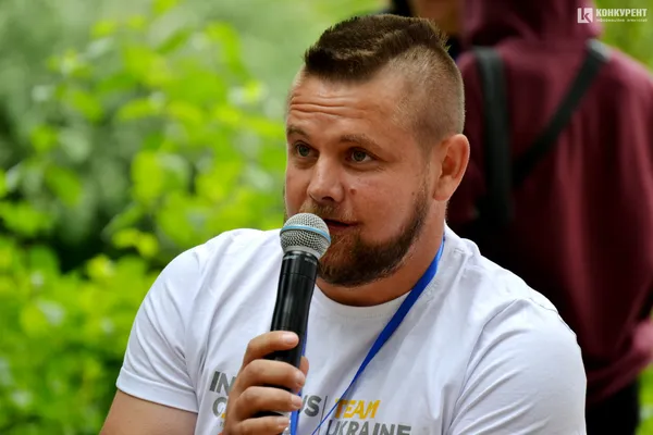 Щирі історії від молодих ветеранів: на «Бандерштаті» виступили нескорені (фото)