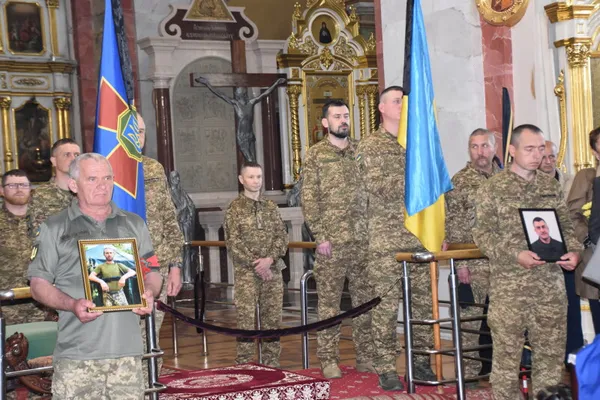 У Луцьку попрощались із Героями Андрієм Кравчуком та Романом Смалем (фото)