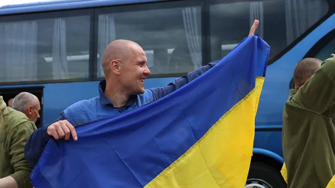 В Україну повернули ще 307 військовополонених (фото)
