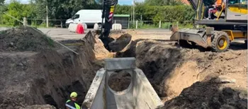 У Струмівці замінюють водопропускну трубу на трасі Н-22 (фото)