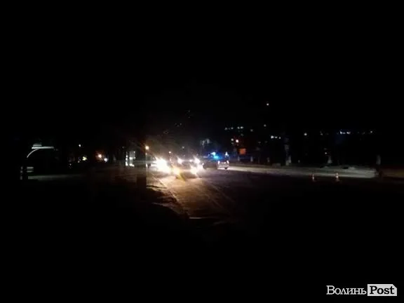 Аварія у Луцьку: авто на «бляхах» збило жінку (фото)