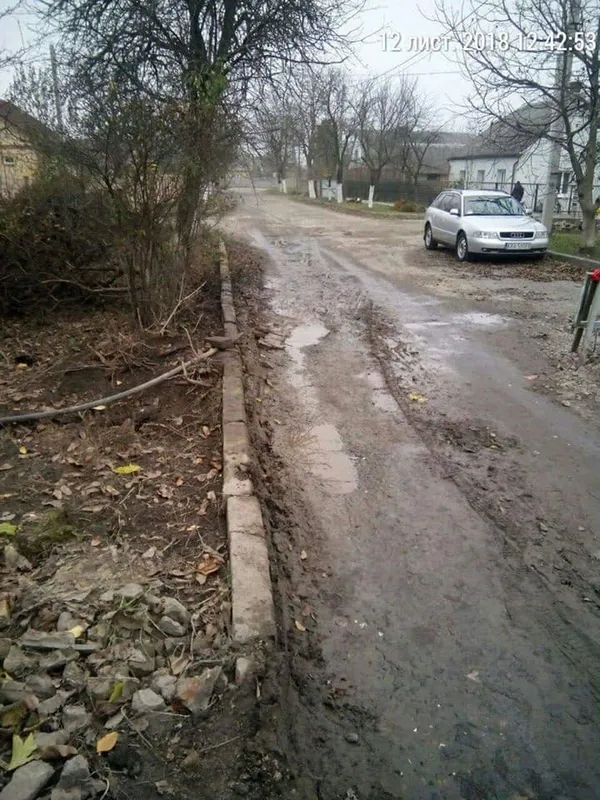 У Луцьку зливали нечистоти на вулицю (фото)