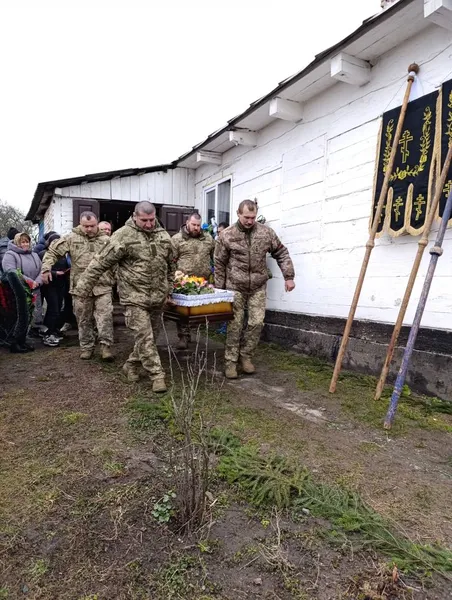 На Волині попрощалися із юним воїном Віталієм Забродським (фото)