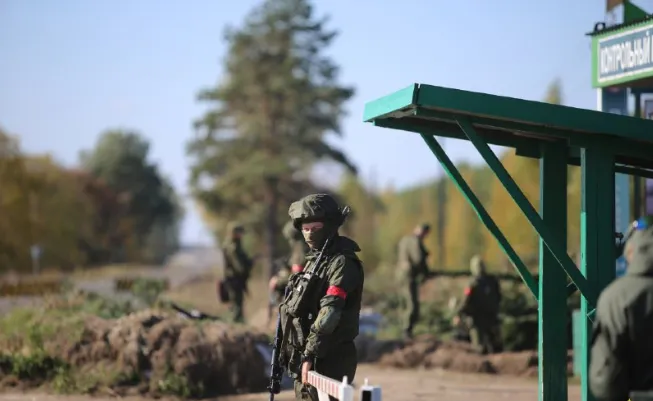 У Білорусі біля українського кордону почалася ротація
