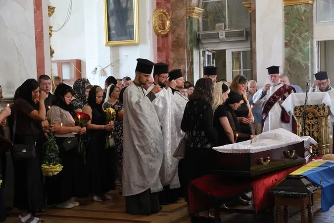 Навіки додому: у Луцьку попрощалися з воїном Андрієм Малим, який загинув на Харківщині