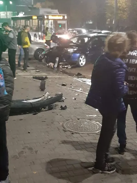 ДТП на Відродження: три автівки в «друзки», є постраждалий (фото, відео)