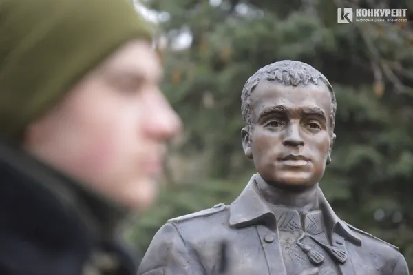 Луцьк сумує: місто вшановує пам’ять Героїв (фото, відео)