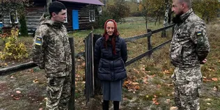 «Думала, що не переживу ніч»: прикордонники з дроном врятували пенсіонерку, яка заблукала в лісі