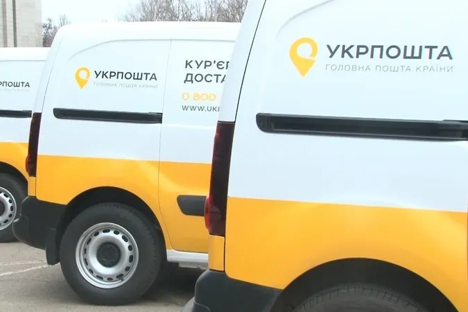 Окупанти танком переїхали авто «Укрпошти», двоє загиблих