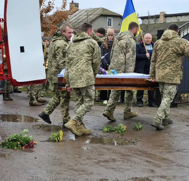 На Волині попрощалися із загиблим воїном Миколою Голодзьоном (фото)