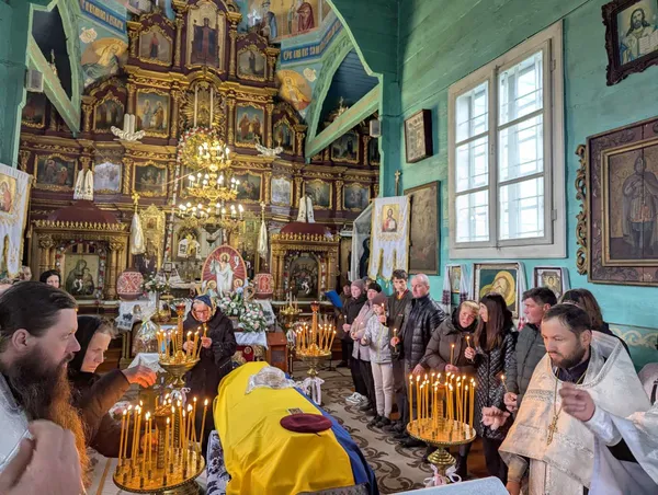 Не встиг створити сім'ю із коханою: на Волині попрощалися з воїном Дмитром Новосадом (фото)