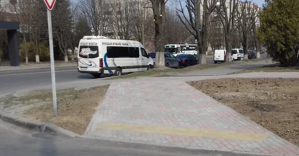 У Луцьку відремонтували тротуари на двох вулицях (фото)