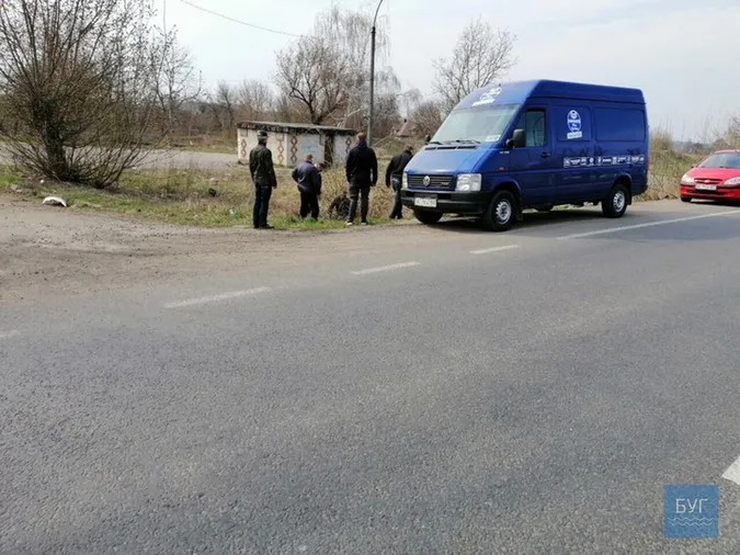 У Нововолинську водій скутера злетів у кювет (фото, відео)
