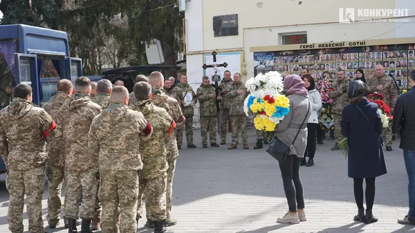 Луцьк на колінах: попрощалися з двома полеглими Героями (фото, відео)