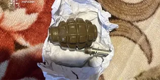 На Волині 24-річного чоловіка взяли під варту за збут наркотиків та зберігання гранати