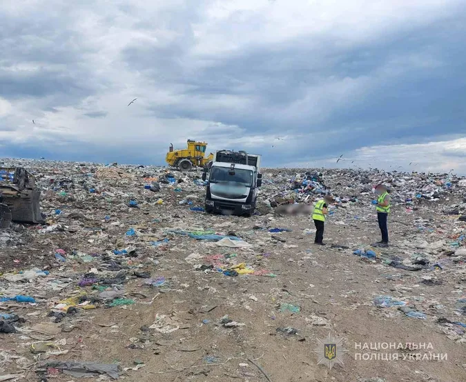 На сміттєзвалищі біля Луцька вантажівка переїхала чоловіка