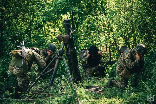 Фронтові кадри луцького фотографа-воїна запостив Зеленський (фото)